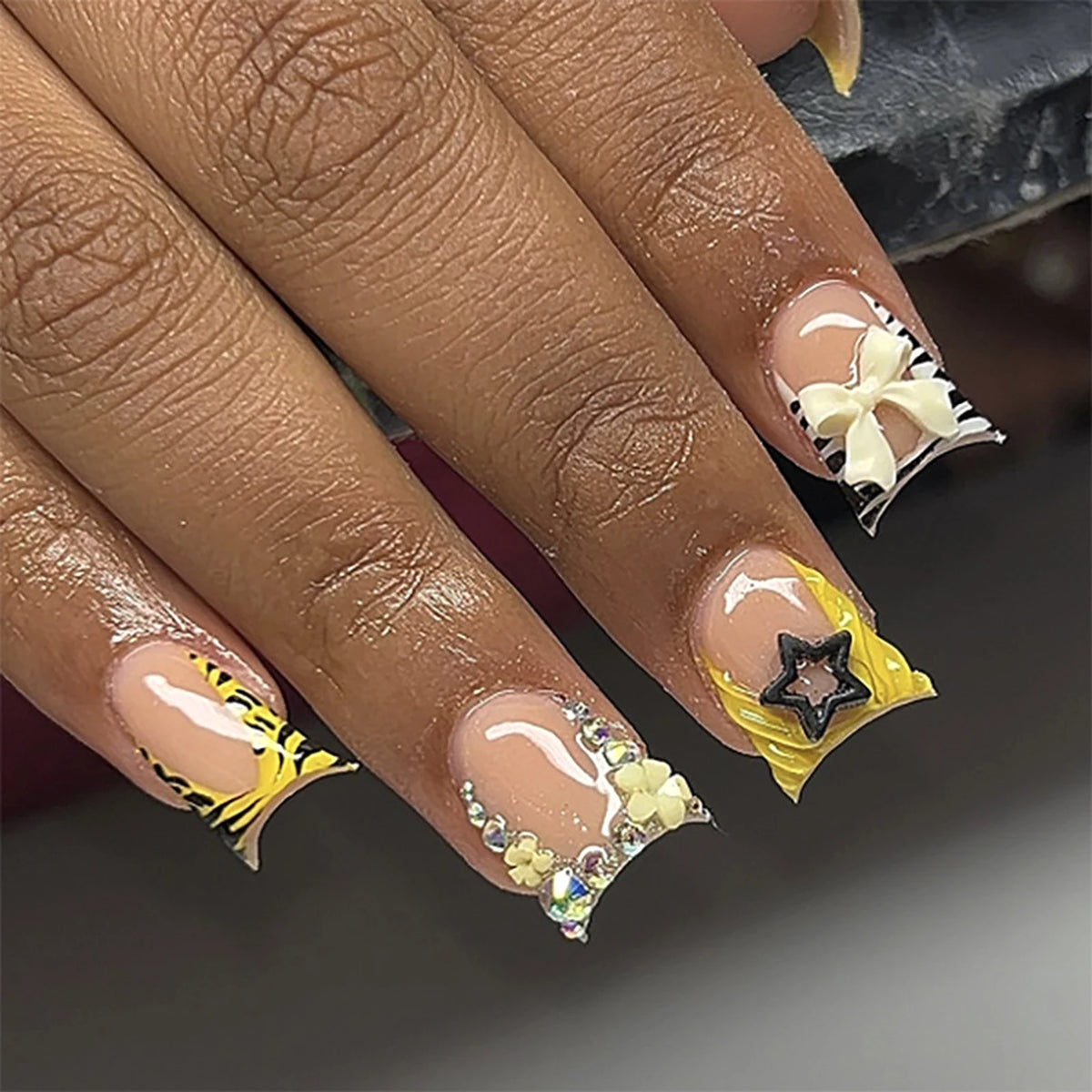 24Pcs Y2K Style False Nails Press On Nails Gothic Black-Bow Almond Cat Eye Wearable Full Cover Nails Tips Acrylic Nail Tips