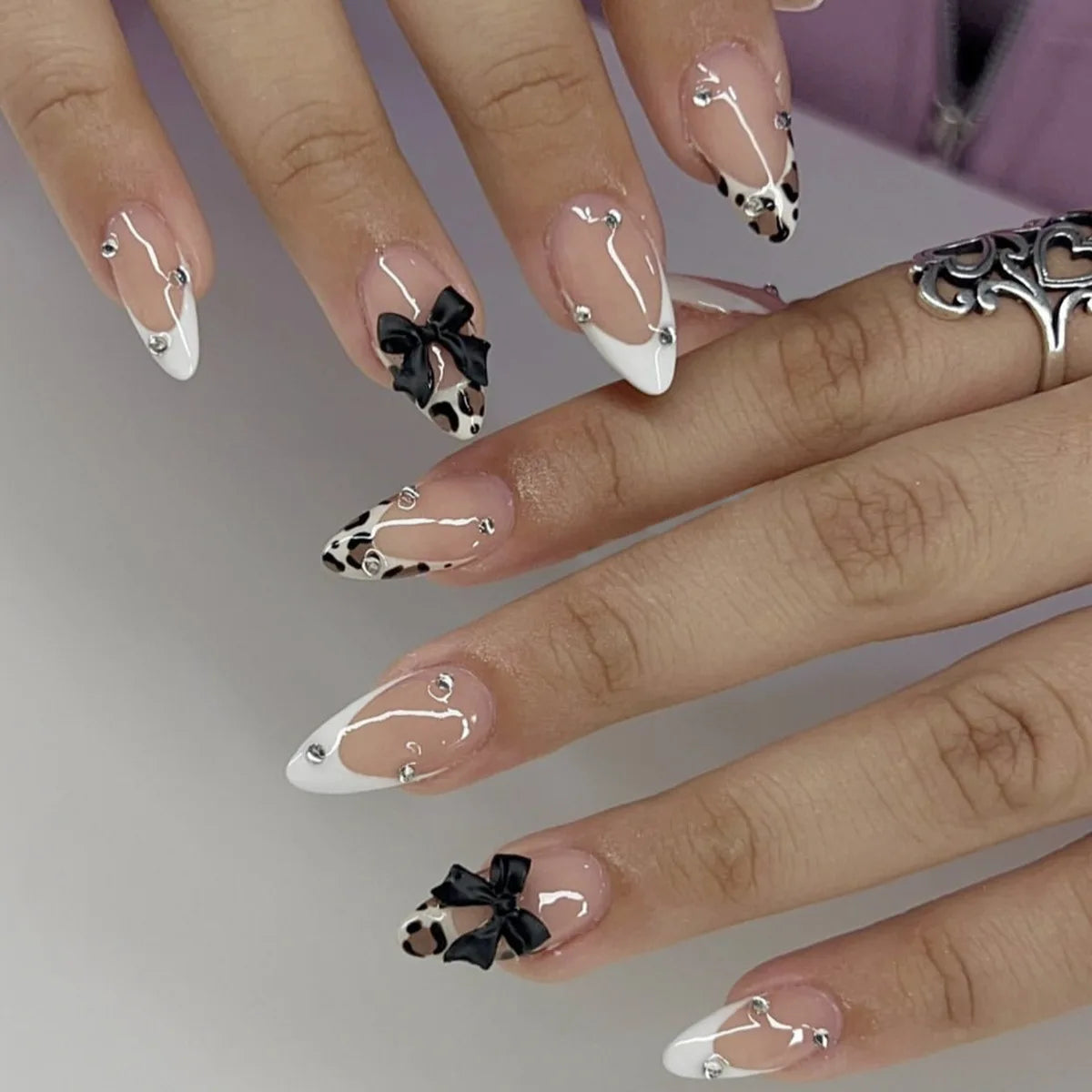 24pcs Rhinestone Star Design Nails Sets Press on Long Almond Nails Tips Pink Fake Nail Art French Leopard Print Black False Nail